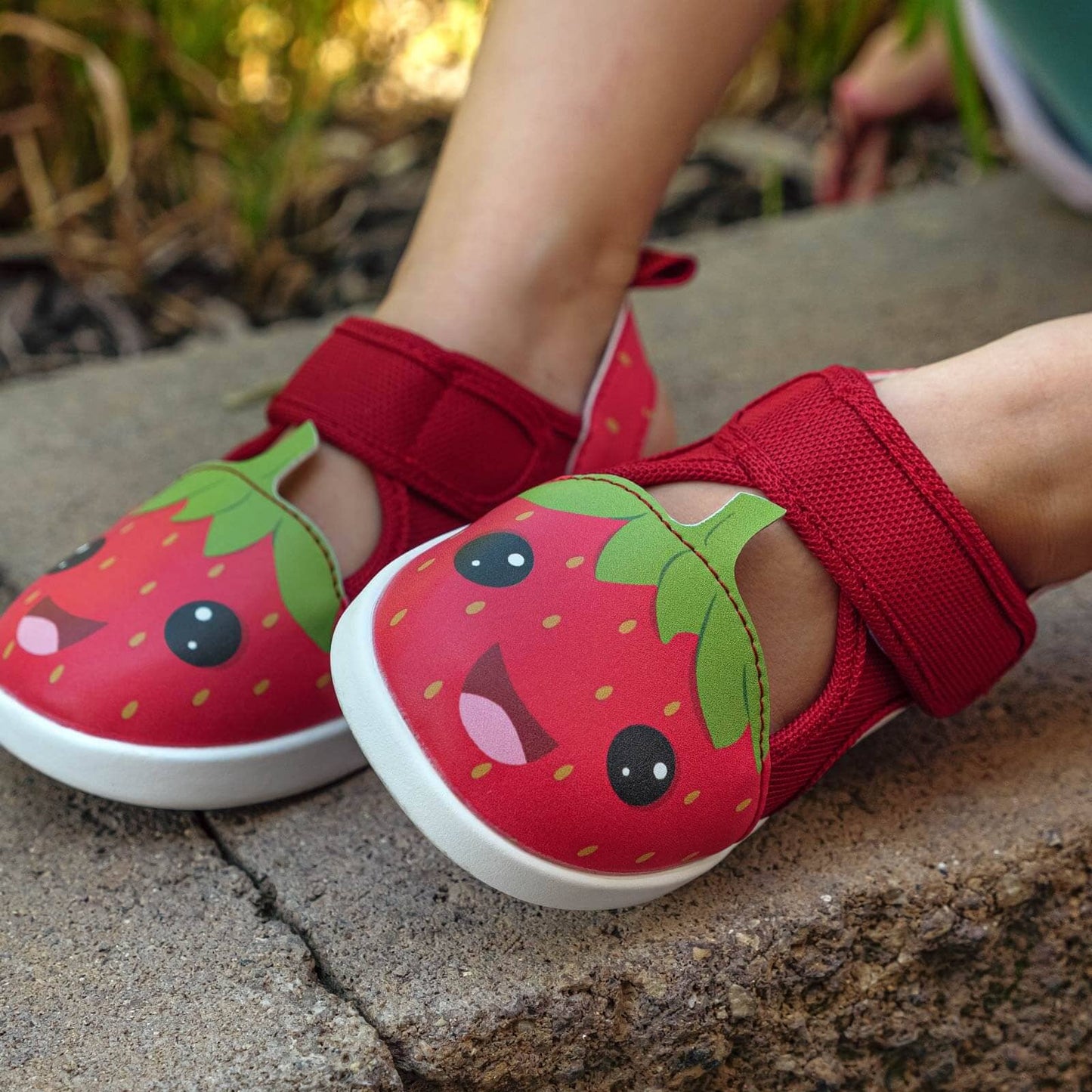 Strawberry Squeaky Toddler Sandals | Red Squeaky Sandals ikiki® Shoes