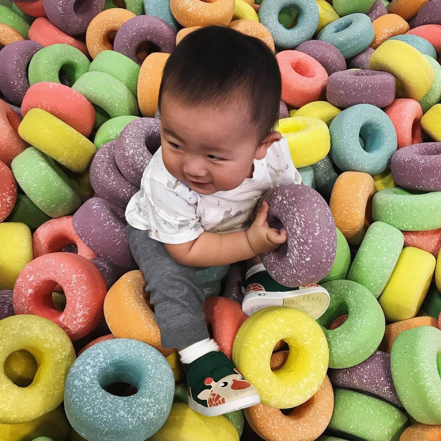 Giraffe Squeaky Toddler Shoes | Green Squeaky Shoes ikiki® Shoes