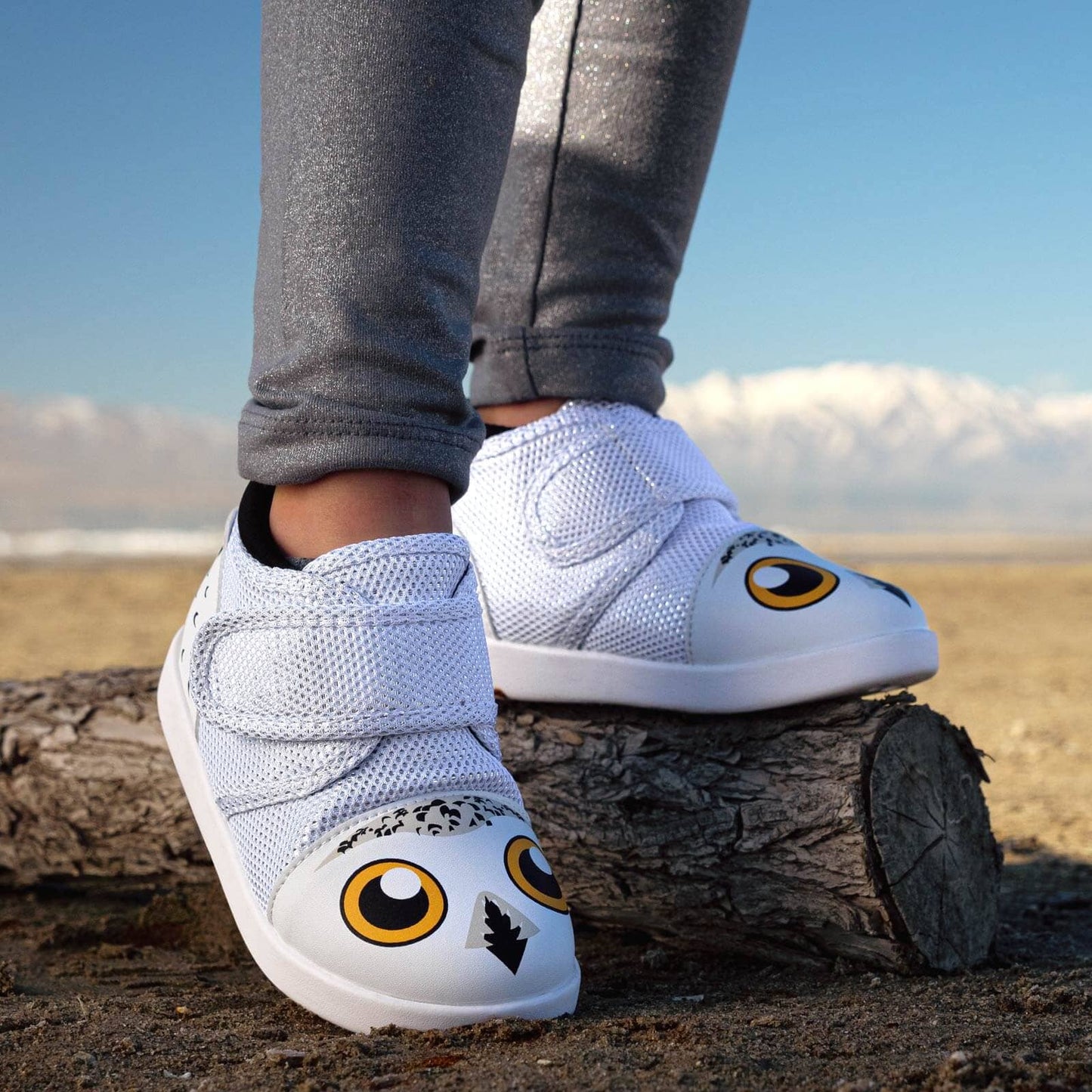 Snowy Owl Squeaky Toddler Shoes | Sparkly White Squeaky Shoes ikiki® Shoes